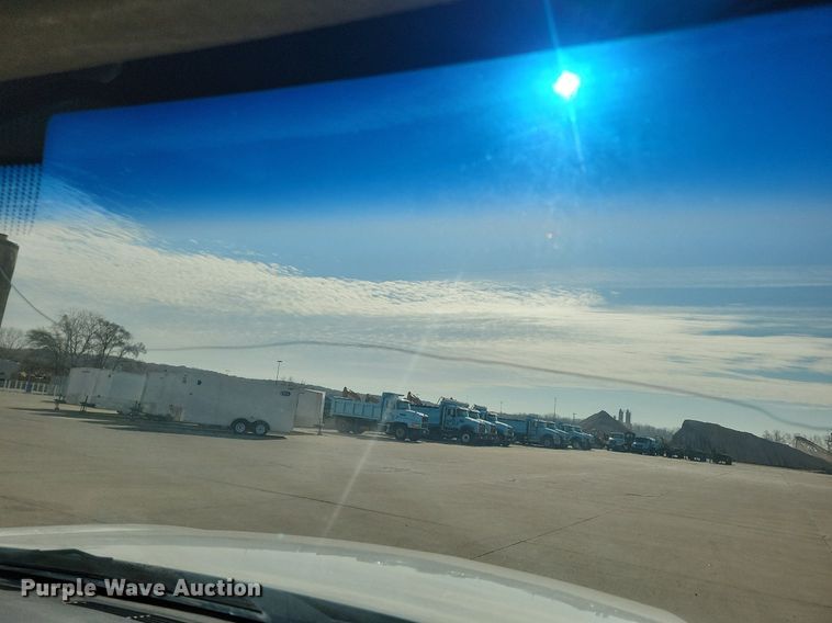 image for item LO9956 2004 Chevrolet Silverado 3500  dump bed pickup truck