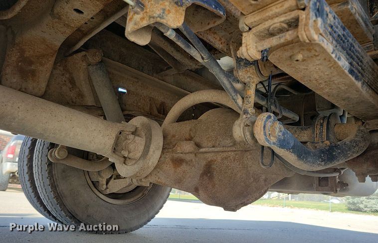 image for item LO9956 2004 Chevrolet Silverado 3500  dump bed pickup truck