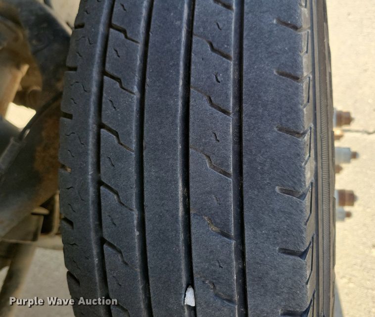 image for item LO9956 2004 Chevrolet Silverado 3500  dump bed pickup truck