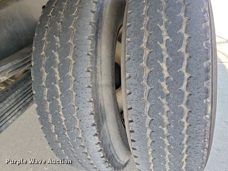 image for item LO9956 2004 Chevrolet Silverado 3500  dump bed pickup truck