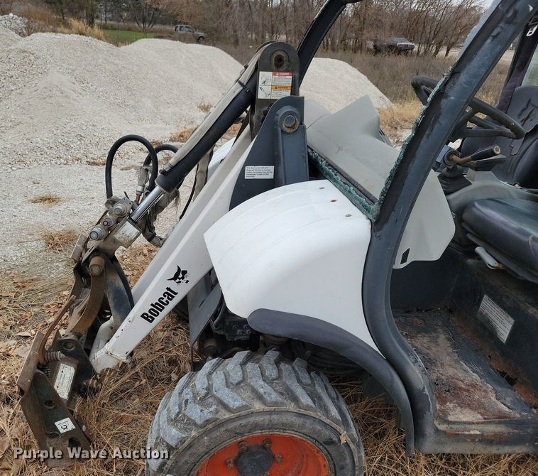 image for item LO9958 2006 Bobcat Toolcat 5600  utility vehicle