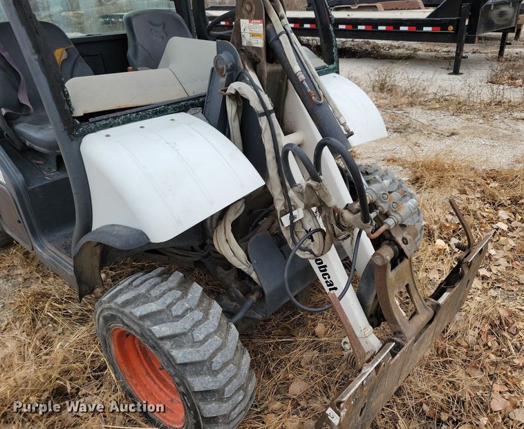 image for item LO9958 2006 Bobcat Toolcat 5600  utility vehicle