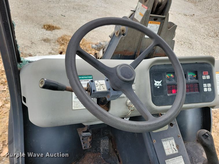 image for item LO9958 2006 Bobcat Toolcat 5600  utility vehicle