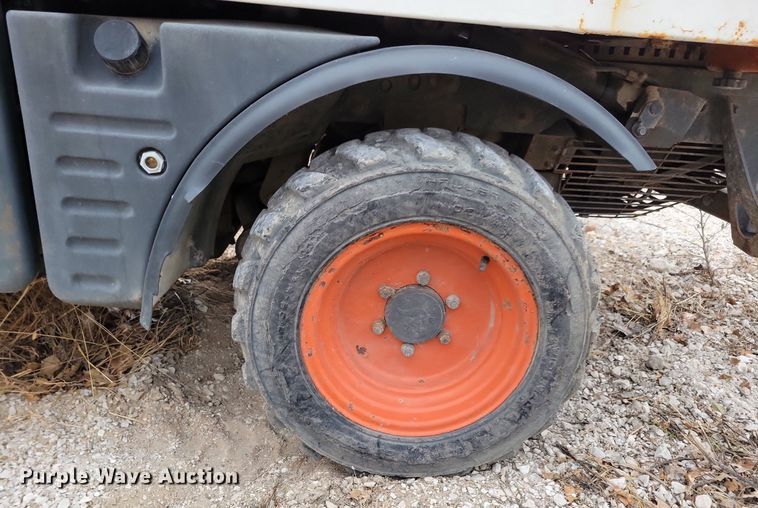 image for item LO9958 2006 Bobcat Toolcat 5600  utility vehicle