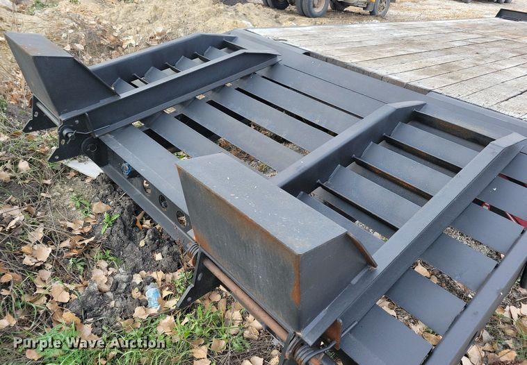 image for item LO9961 2012 Towmaster  equipment trailer