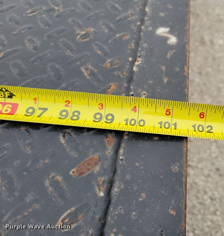 image for item LO9962 1995 Freightliner FLD 120  flatbed truck