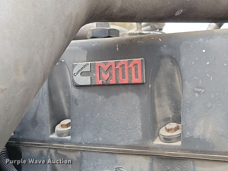 image for item LO9962 1995 Freightliner FLD 120  flatbed truck