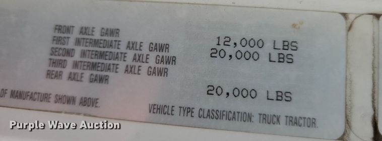 image for item LO9962 1995 Freightliner FLD 120  flatbed truck