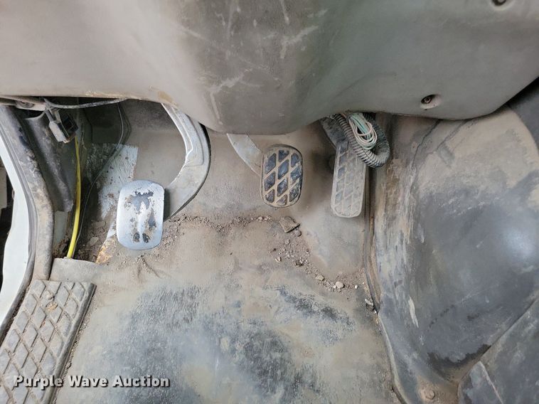 image for item LO9964 2006 Sterling A9500  truck cab and chassis