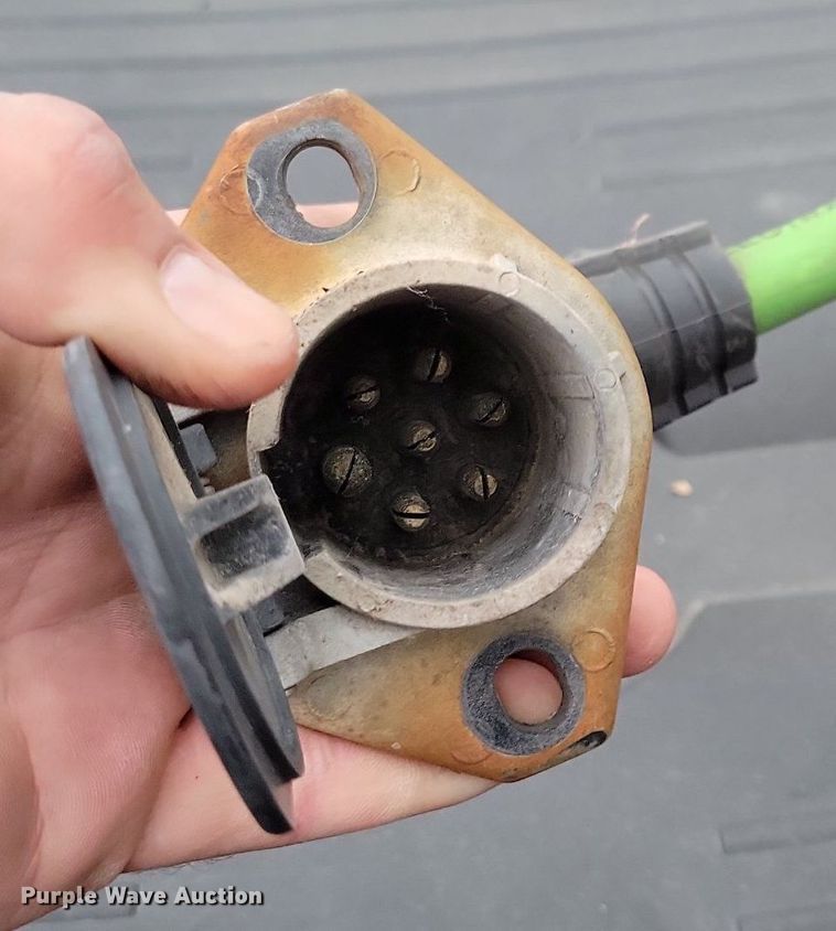 image for item LO9964 2006 Sterling A9500  truck cab and chassis