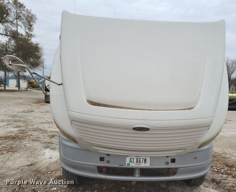 image for item LO9964 2006 Sterling A9500  truck cab and chassis