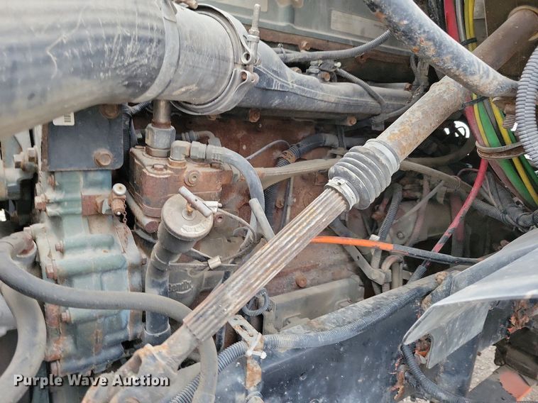 image for item LO9964 2006 Sterling A9500  truck cab and chassis