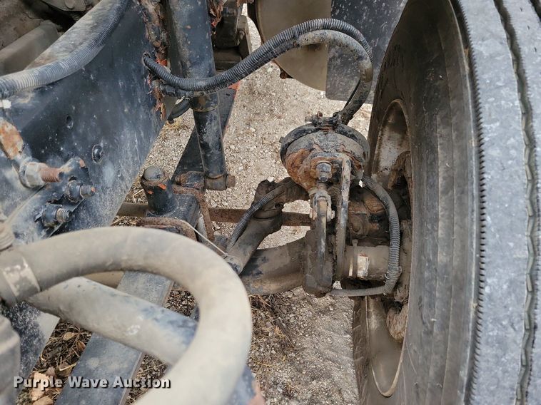 image for item LO9964 2006 Sterling A9500  truck cab and chassis