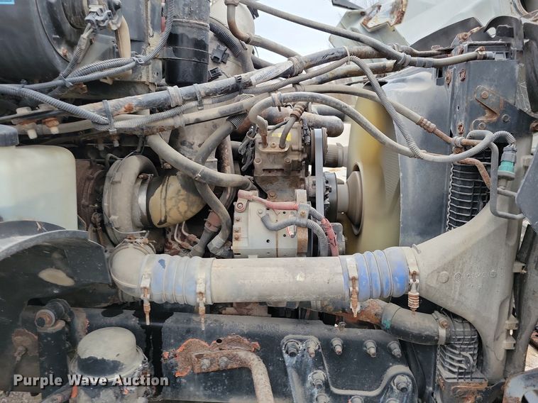 image for item LO9964 2006 Sterling A9500  truck cab and chassis