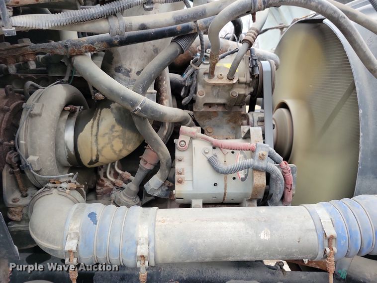 image for item LO9964 2006 Sterling A9500  truck cab and chassis