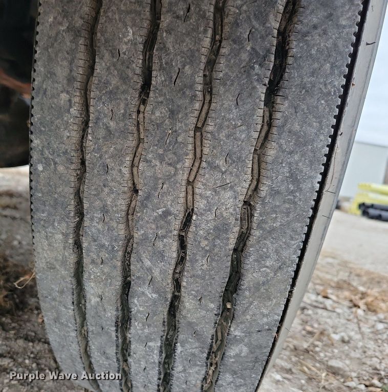 image for item LO9964 2006 Sterling A9500  truck cab and chassis