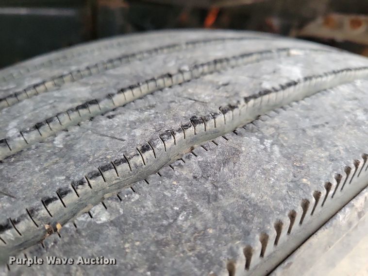 image for item LO9964 2006 Sterling A9500  truck cab and chassis