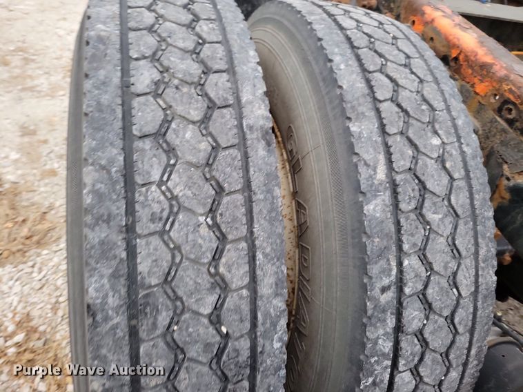 image for item LO9964 2006 Sterling A9500  truck cab and chassis