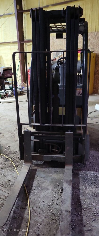 image for item LO9965 Yale 35VX  forklift