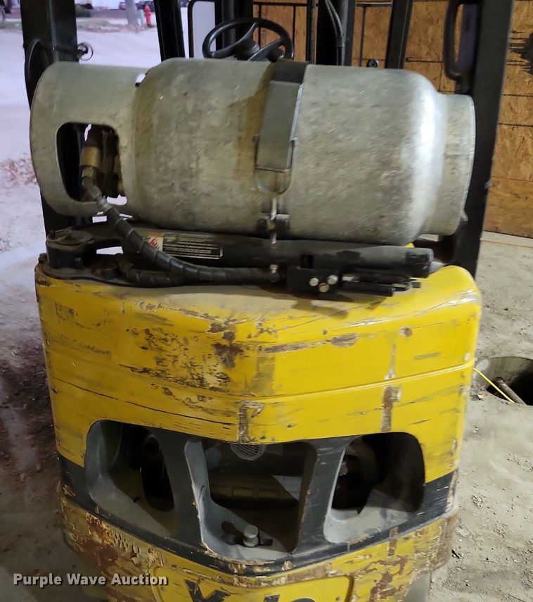 image for item LO9965 Yale 35VX  forklift