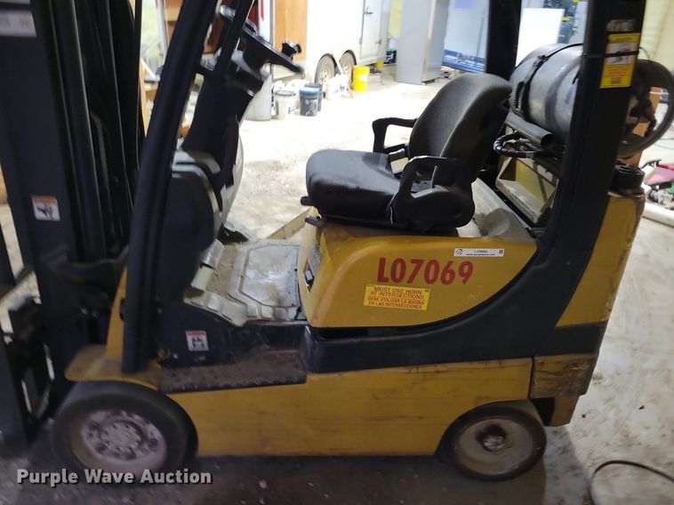 image for item LO9965 Yale 35VX  forklift