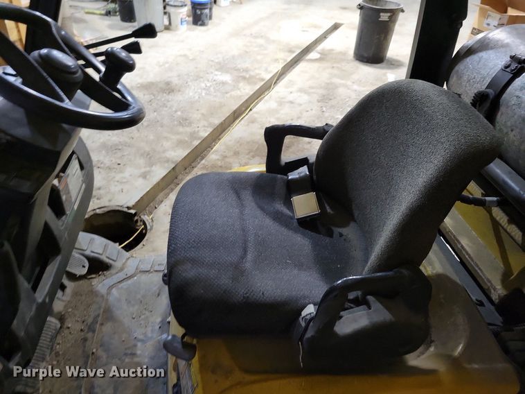 image for item LO9965 Yale 35VX  forklift