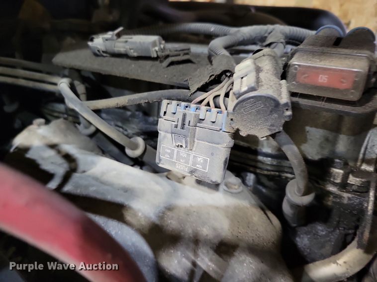 image for item LO9965 Yale 35VX  forklift