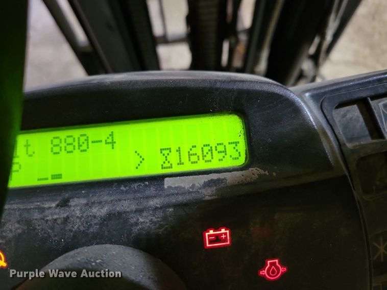 image for item LO9965 Yale 35VX  forklift