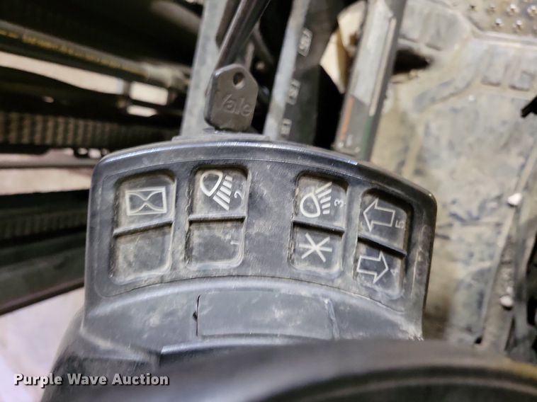 image for item LO9965 Yale 35VX  forklift