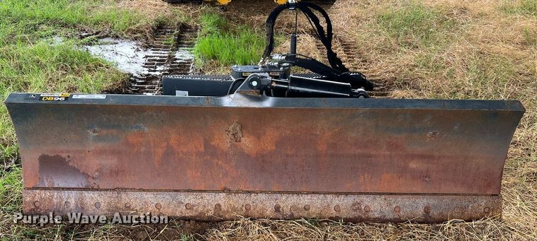image for item LU9828 John Deere DB96  skid steer dozer blade
