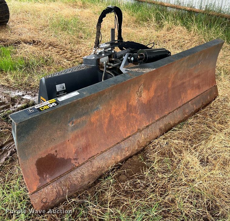 image for item LU9828 John Deere DB96  skid steer dozer blade
