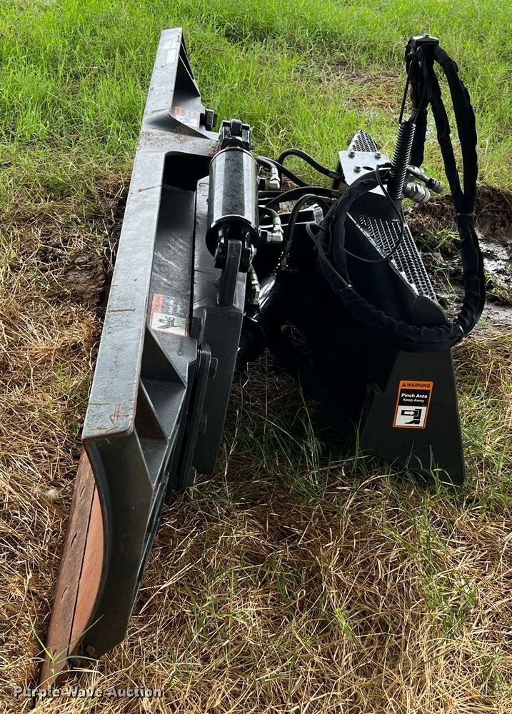 image for item LU9828 John Deere DB96  skid steer dozer blade