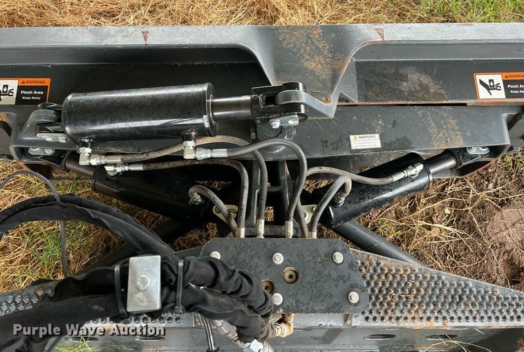 image for item LU9828 John Deere DB96  skid steer dozer blade