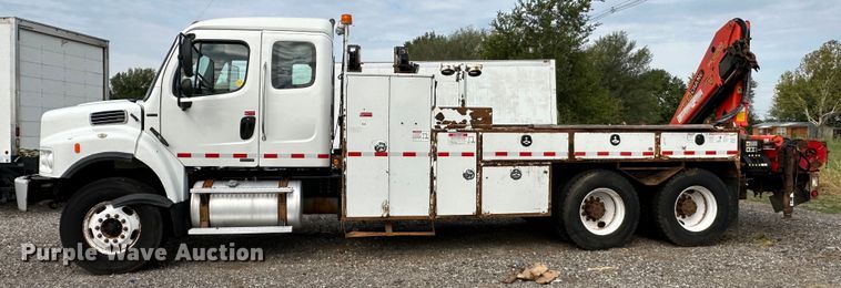 image for item LV9042 2007 Freightliner Business Class M2  crane truck