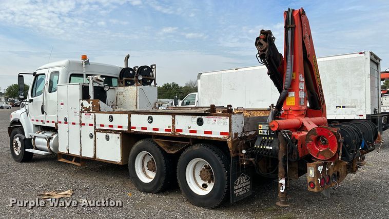 image for item LV9042 2007 Freightliner Business Class M2  crane truck