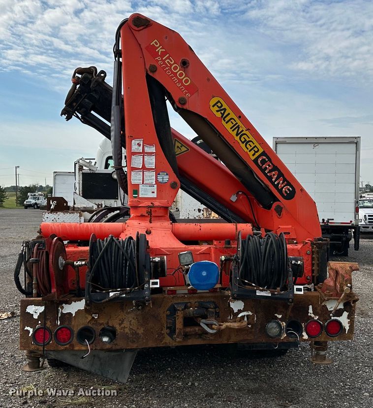 image for item LV9042 2007 Freightliner Business Class M2  crane truck