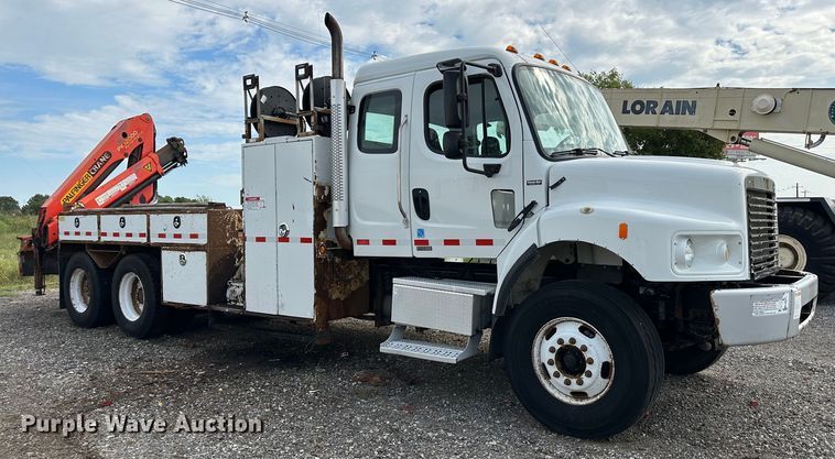 image for item LV9042 2007 Freightliner Business Class M2  crane truck