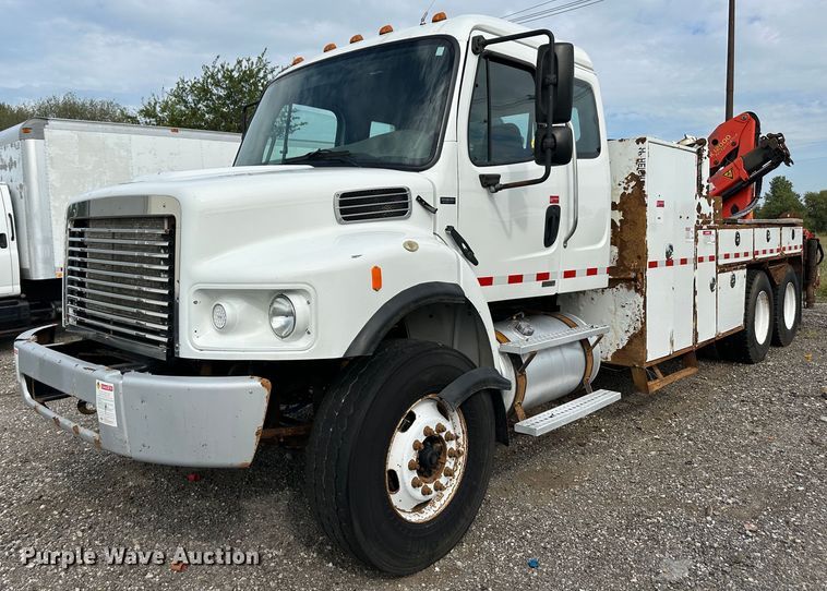 image for item LV9042 2007 Freightliner Business Class M2  crane truck