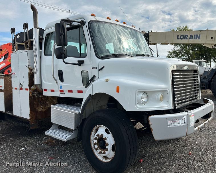 image for item LV9042 2007 Freightliner Business Class M2  crane truck