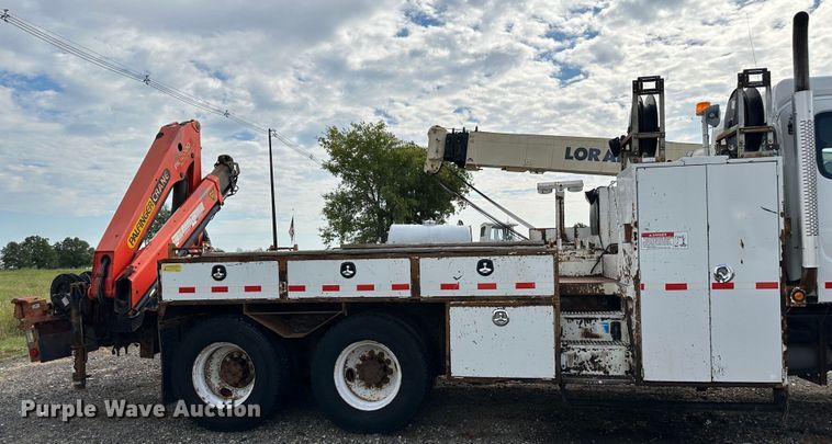 image for item LV9042 2007 Freightliner Business Class M2  crane truck