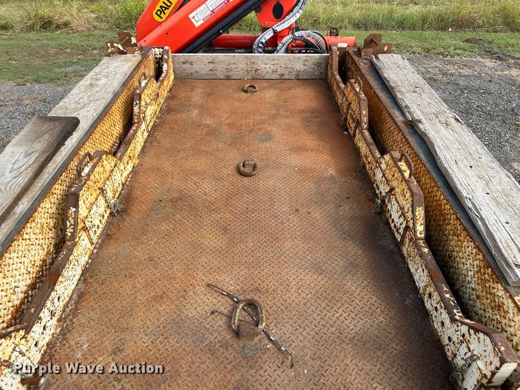 image for item LV9042 2007 Freightliner Business Class M2  crane truck