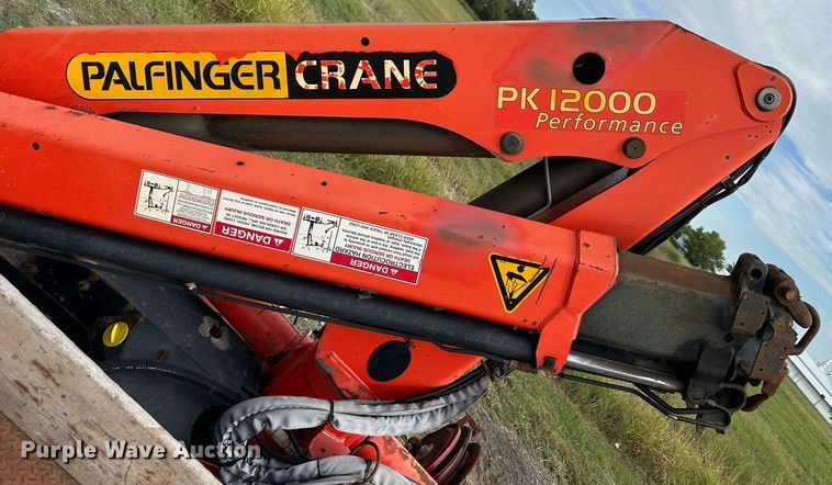 image for item LV9042 2007 Freightliner Business Class M2  crane truck