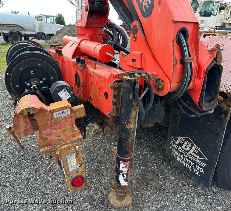 image for item LV9042 2007 Freightliner Business Class M2  crane truck