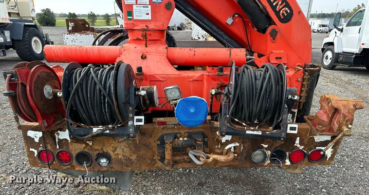 image for item LV9042 2007 Freightliner Business Class M2  crane truck