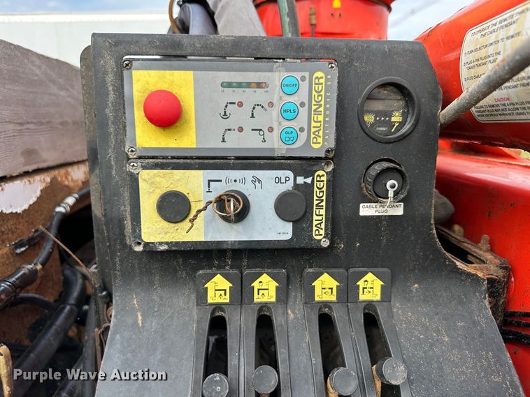 image for item LV9042 2007 Freightliner Business Class M2  crane truck