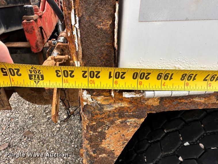 image for item LV9042 2007 Freightliner Business Class M2  crane truck