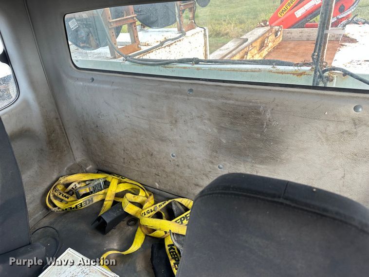 image for item LV9042 2007 Freightliner Business Class M2  crane truck