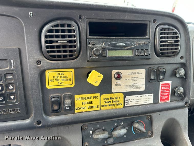 image for item LV9042 2007 Freightliner Business Class M2  crane truck