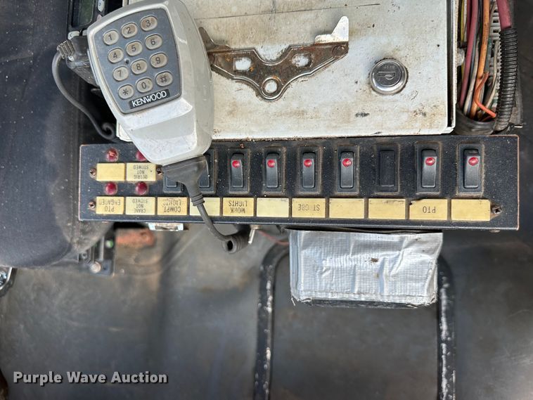 image for item LV9042 2007 Freightliner Business Class M2  crane truck