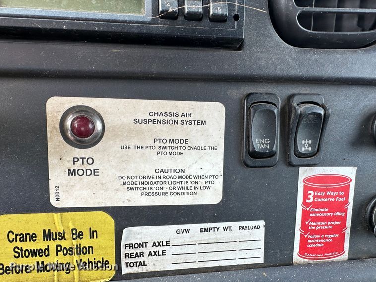 image for item LV9042 2007 Freightliner Business Class M2  crane truck